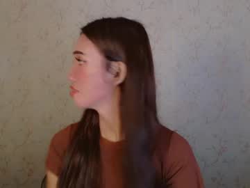 Kristine 4u live cam girl